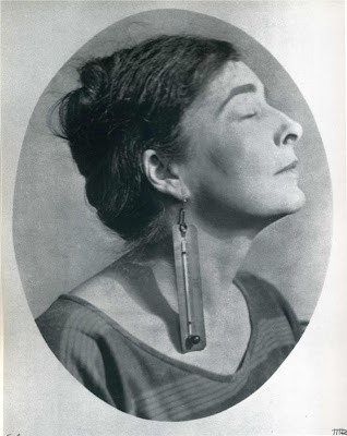 Mina Loy, 1917 (photo by Man Ray)